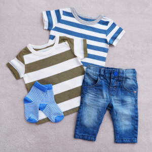 Kids Clothing (Size 0–4)